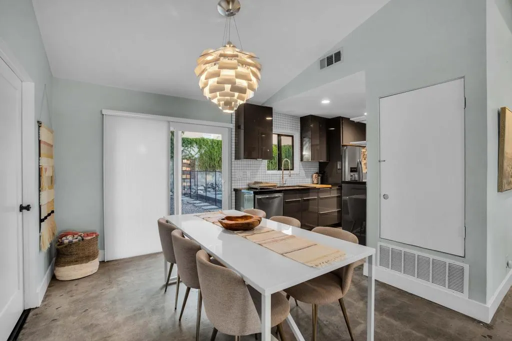 38565 Charlesworth Drive, Cathedral City, California 92234 home-pic-14